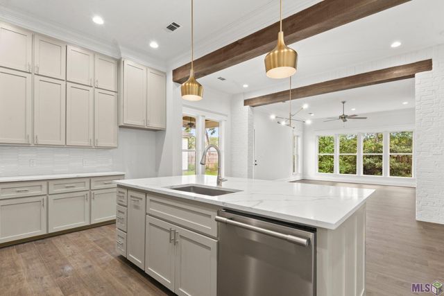 1150 Ivy Ct, Denham Springs, LA 70726