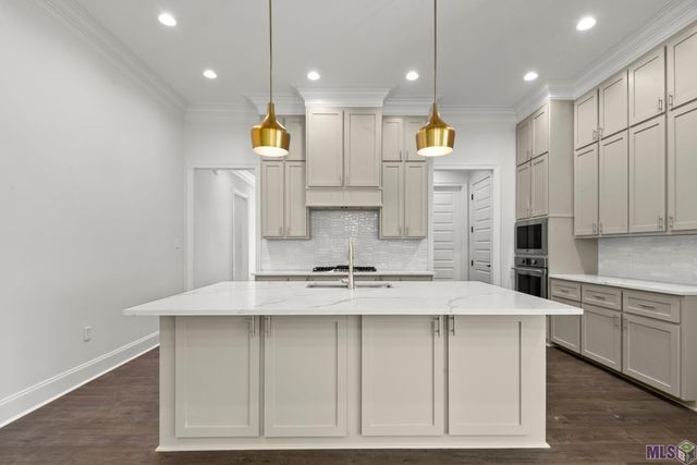 1150 Ivy Ct, Denham Springs, LA 70726