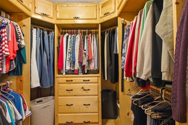 4511 Queenswood Drive, Grand Prairie, TX 75052