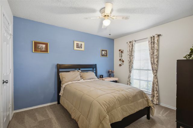 4511 Queenswood Drive, Grand Prairie, TX 75052