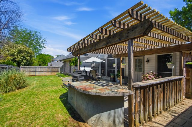 4511 Queenswood Drive, Grand Prairie, TX 75052