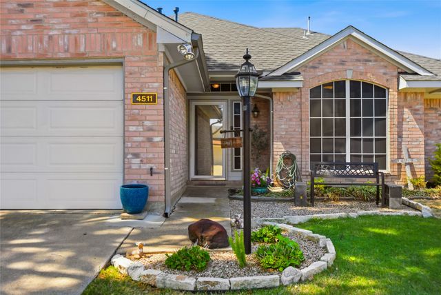 4511 Queenswood Drive, Grand Prairie, TX 75052