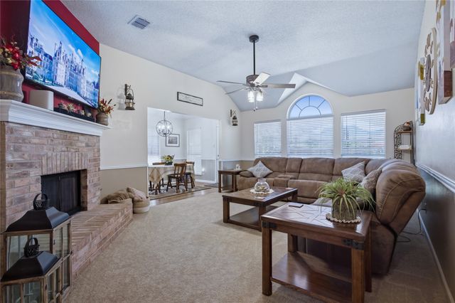 4511 Queenswood Drive, Grand Prairie, TX 75052