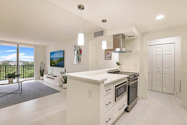 2121 N Ocean Boulevard 806w, Boca Raton, FL 33431