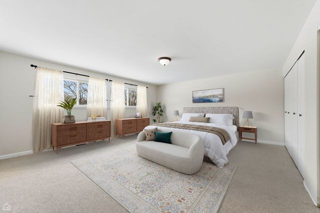 1081 PINEHURST Lane, Schaumburg, IL 60193