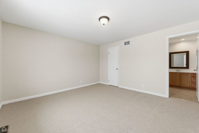 1081 PINEHURST Lane, Schaumburg, IL 60193