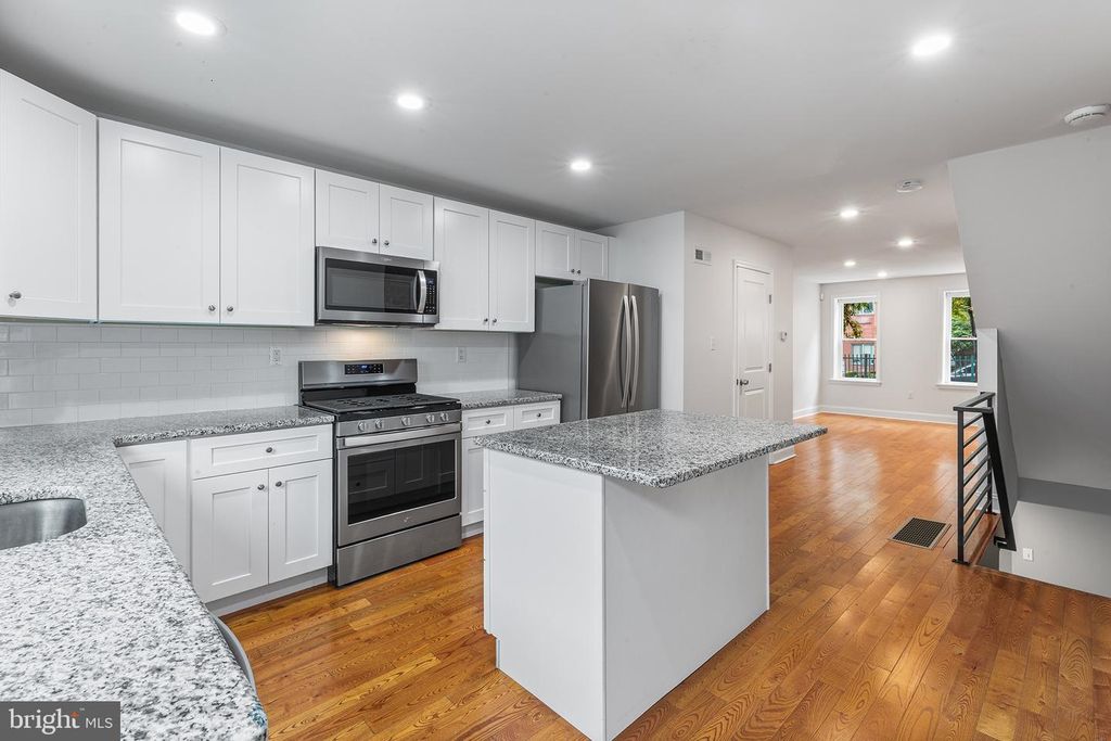 1411 S MOLE ST, Philadelphia, PA 19146 — photo 5