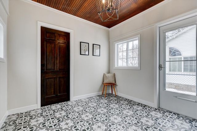 2900 48th Place, Des Moines, IA 50310