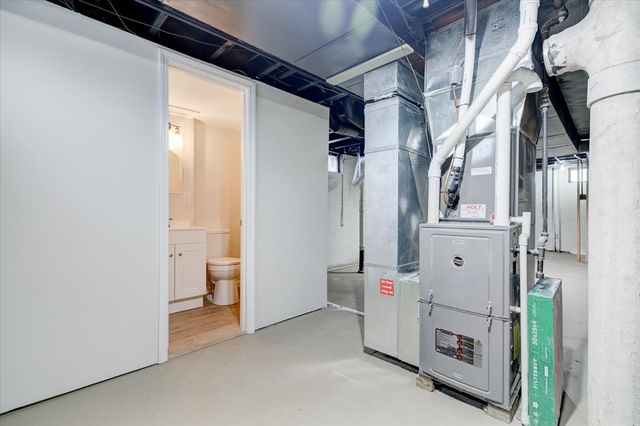 2900 48th Place, Des Moines, IA 50310