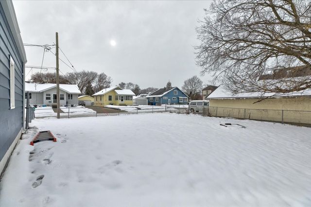 2900 48th Place, Des Moines, IA 50310