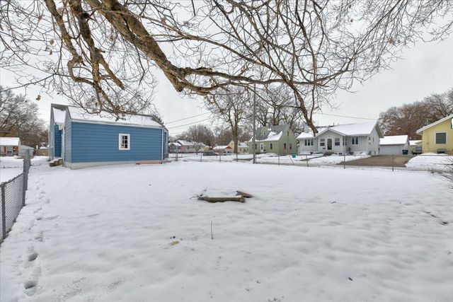 2900 48th Place, Des Moines, IA 50310