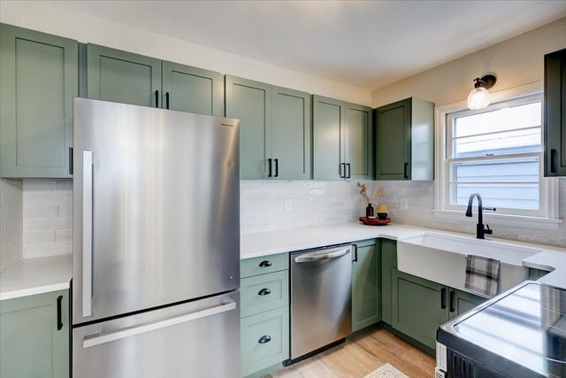 2900 48th Place, Des Moines, IA 50310