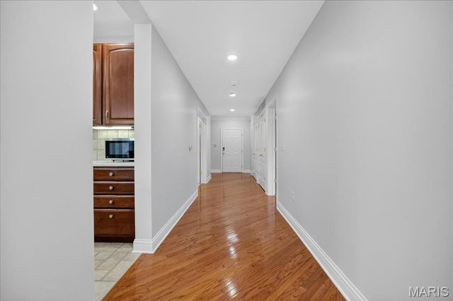 500 North and South Road 103, University City, MO 63130