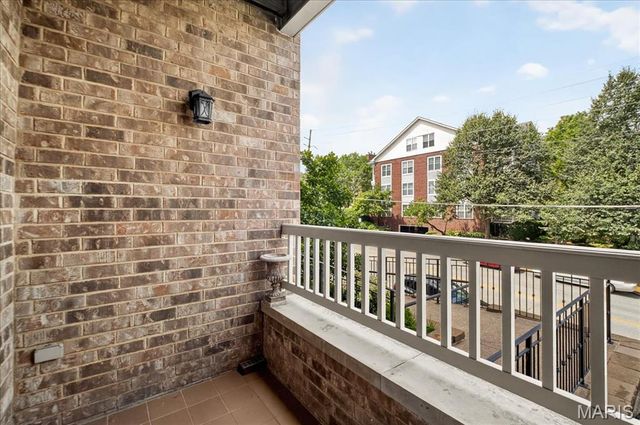 500 North and South Road 103, University City, MO 63130