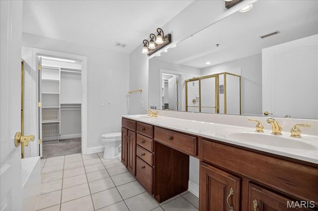 500 North and South Road 103, University City, MO 63130