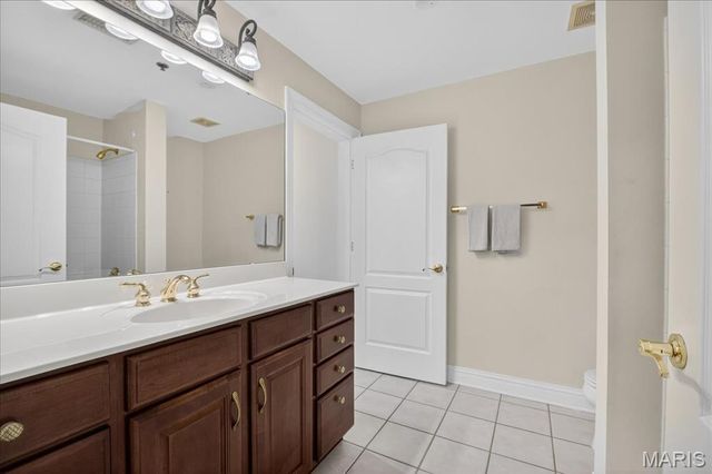 500 North and South Road 103, University City, MO 63130