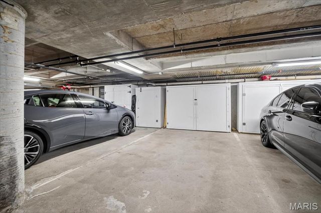 500 North and South Road 103, University City, MO 63130