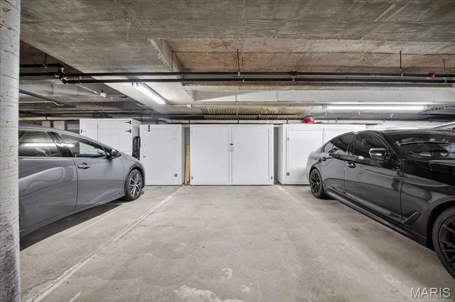 500 North and South Road 103, University City, MO 63130