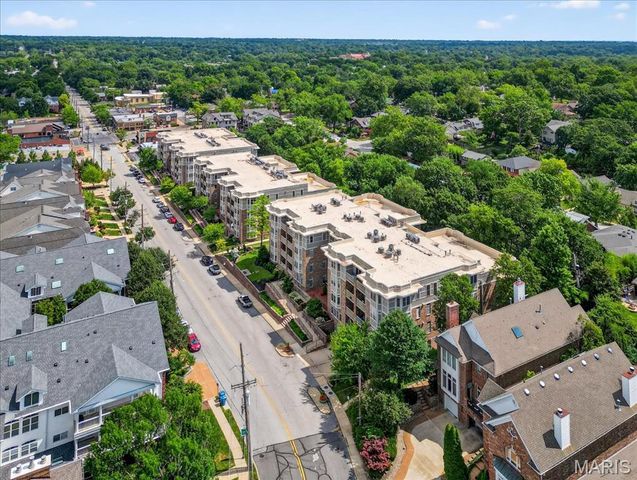 500 North and South Road 103, University City, MO 63130