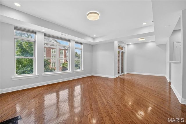 500 North and South Road 103, University City, MO 63130