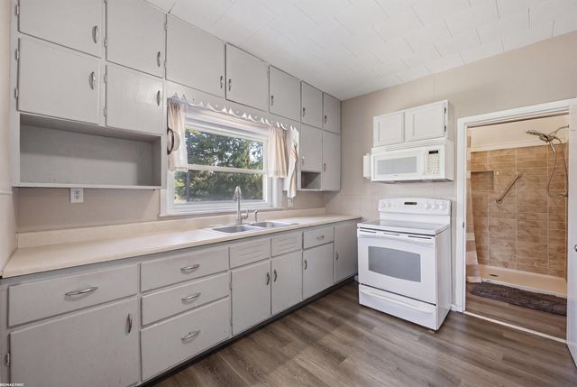 29 Pickford Road, Kimball, MI 48074
