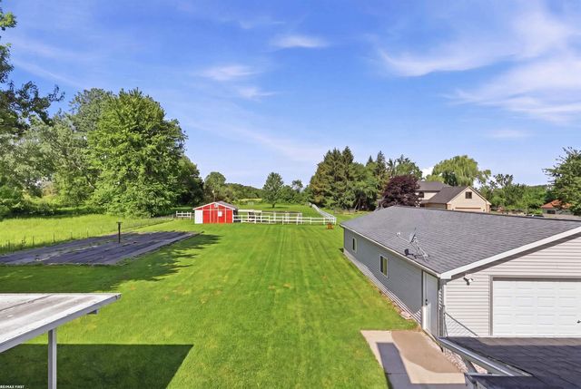 29 Pickford Road, Kimball, MI 48074