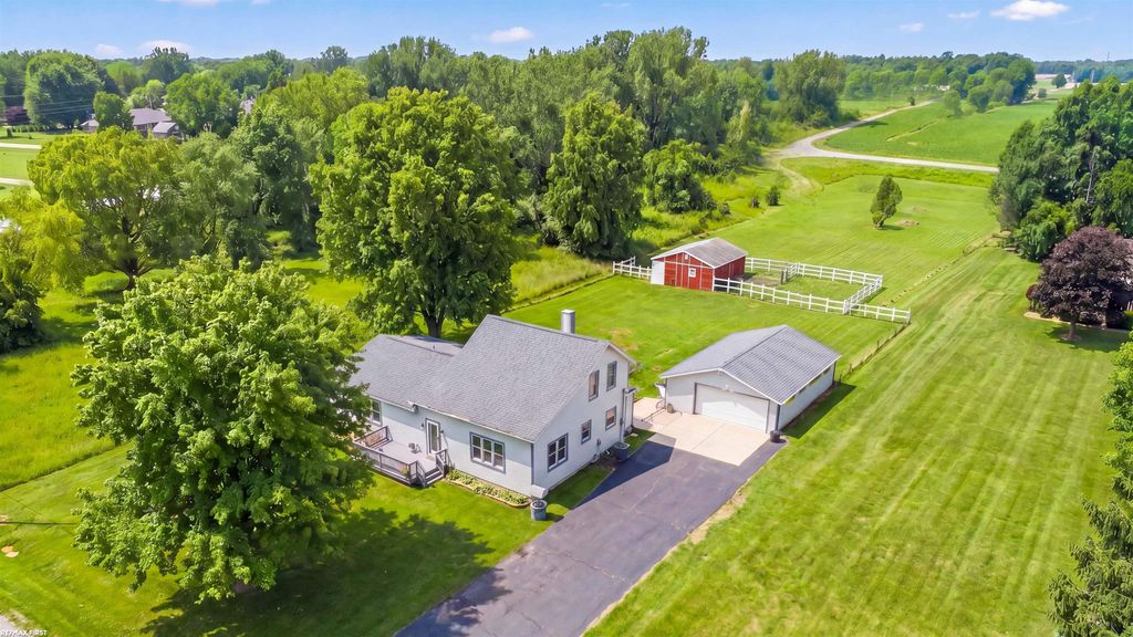 29 Pickford Road, Kimball, MI 48074