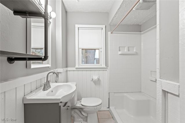 568 Stevenson Avenue, Akron, OH 44312