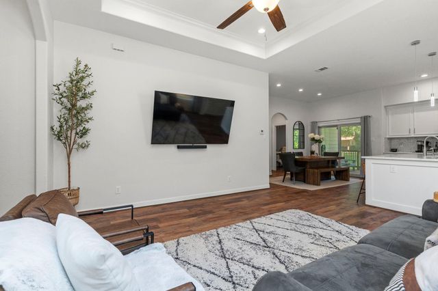 10921 Oriole Place, Conroe, TX 77385