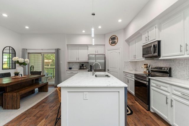 10921 Oriole Place, Conroe, TX 77385