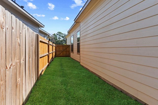 10921 Oriole Place, Conroe, TX 77385