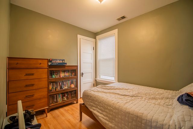 4948 N Winchester Avenue, Chicago, IL 60640