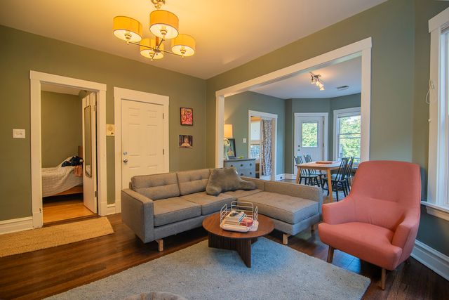 4948 N Winchester Avenue, Chicago, IL 60640