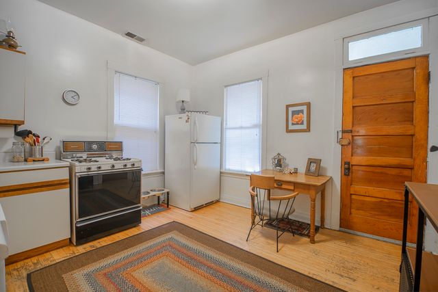 4948 N Winchester Avenue, Chicago, IL 60640