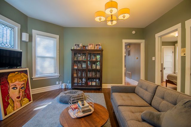 4948 N Winchester Avenue, Chicago, IL 60640