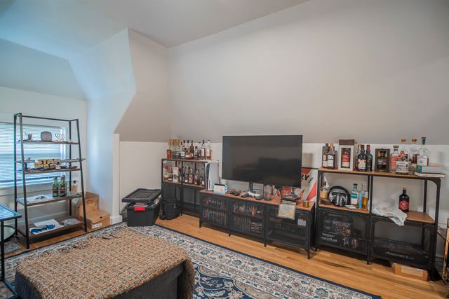 4948 N Winchester Avenue, Chicago, IL 60640