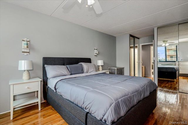 750 W Broadway 3M, Long Beach, NY 11561