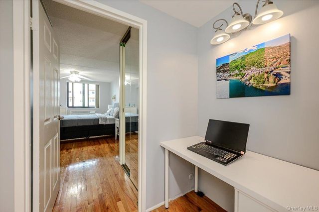 750 W Broadway 3M, Long Beach, NY 11561