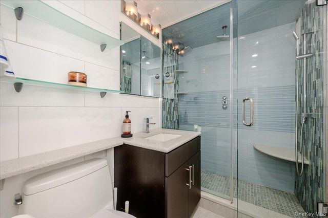750 W Broadway 3M, Long Beach, NY 11561