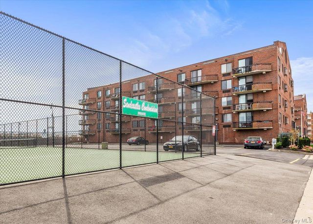 750 W Broadway 3M, Long Beach, NY 11561