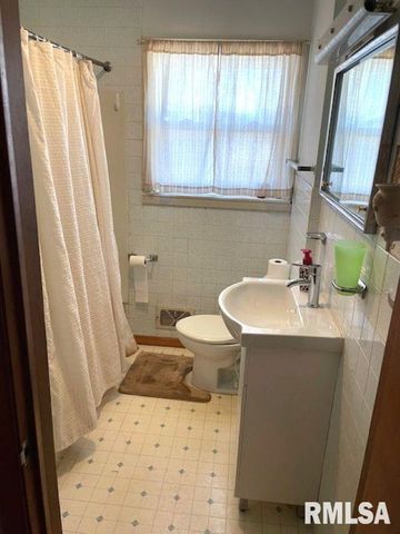 516 N MILTON Avenue, Springfield, IL 62702