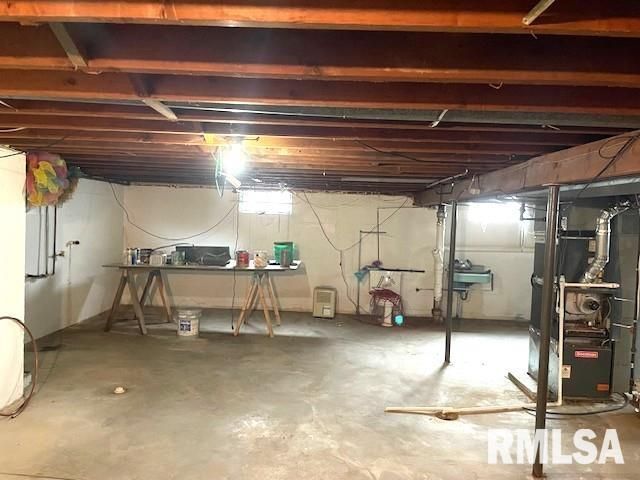 516 N MILTON Avenue, Springfield, IL 62702