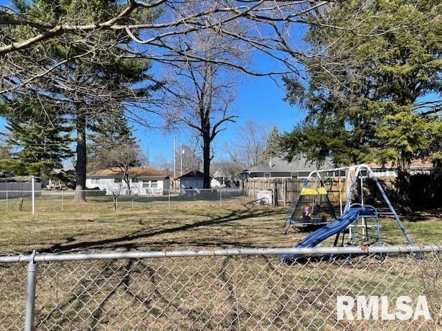 516 N MILTON Avenue, Springfield, IL 62702