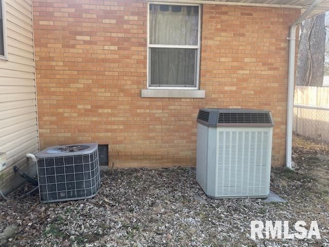 516 N MILTON Avenue, Springfield, IL 62702