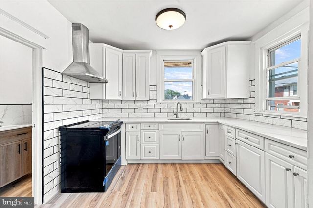 5262 E ROOSEVELT BLVD, Philadelphia, PA 19124