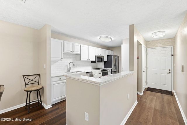 1209 Taxus Top Ln 104, Louisville, KY 40243