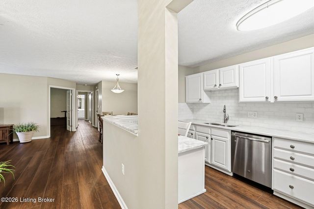 1209 Taxus Top Ln 104, Louisville, KY 40243