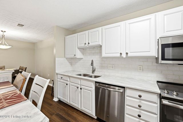 1209 Taxus Top Ln 104, Louisville, KY 40243