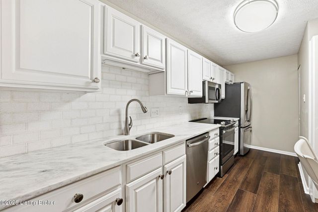 1209 Taxus Top Ln 104, Louisville, KY 40243
