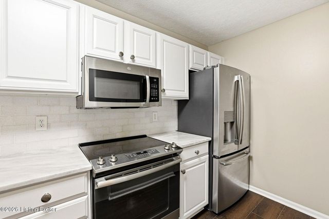 1209 Taxus Top Ln 104, Louisville, KY 40243